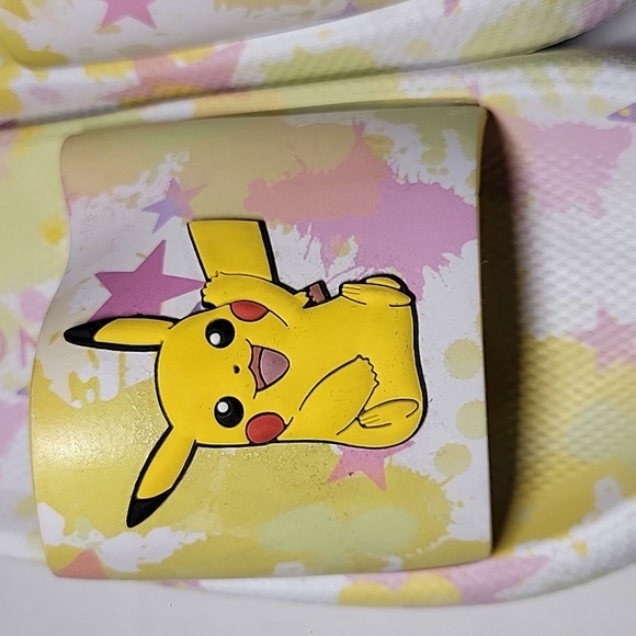 Women's Pokémon Pikachu slides - Picture 2 of 7